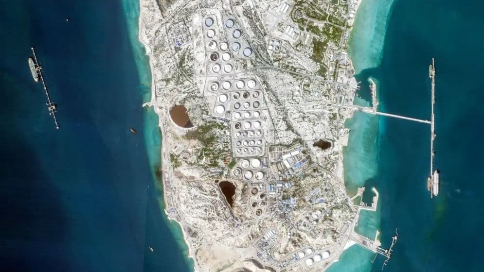 আমিরাতের তিন বন্দর এলাকায় হামলার সতর্কবার্তা ইরানের