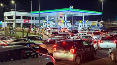 পাকিস্তানে এক রাতেই দ্বিগুণ হয়ে গেল তেলের দাম image