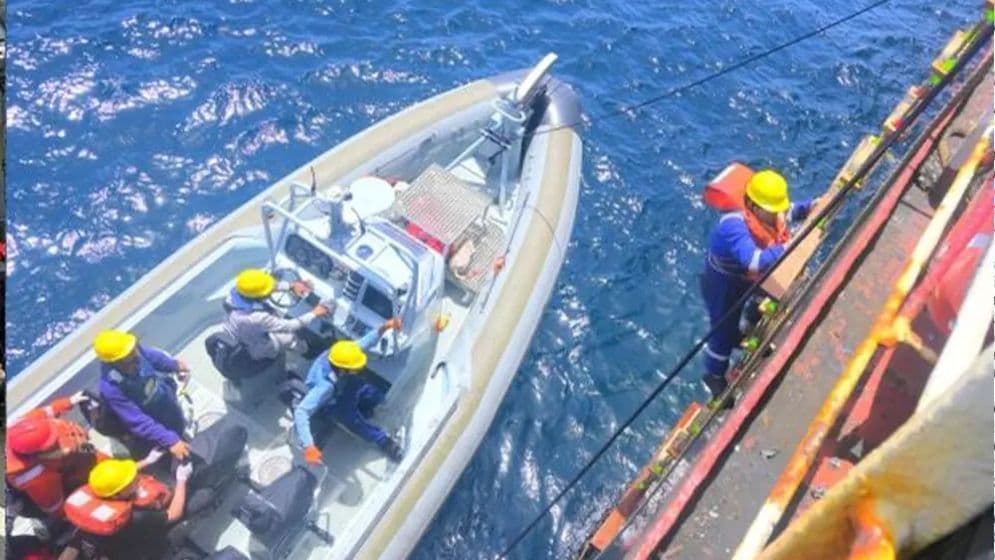 আরব সাগর থেকে বাংলাদেশিসহ ১৮ নাবিক উদ্ধার