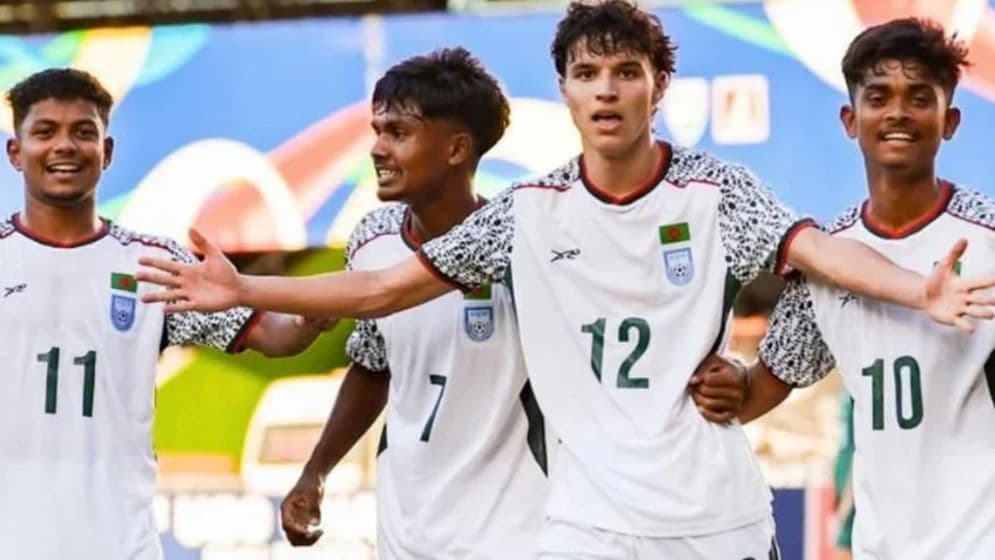 ভারতকে কাঁদিয়ে ইতিহাস গড়ে সাফ চ্যাম্পিয়ন বাংলাদেশ image