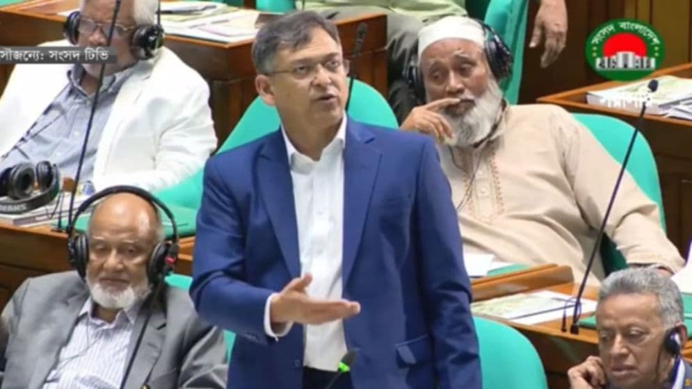 ১৩৩টি অধ্যাদেশের বিষয়ে রাতে চূড়ান্ত সিদ্ধান্ত হতে পারে: স্বরাষ্ট্রমন্ত্রীImage