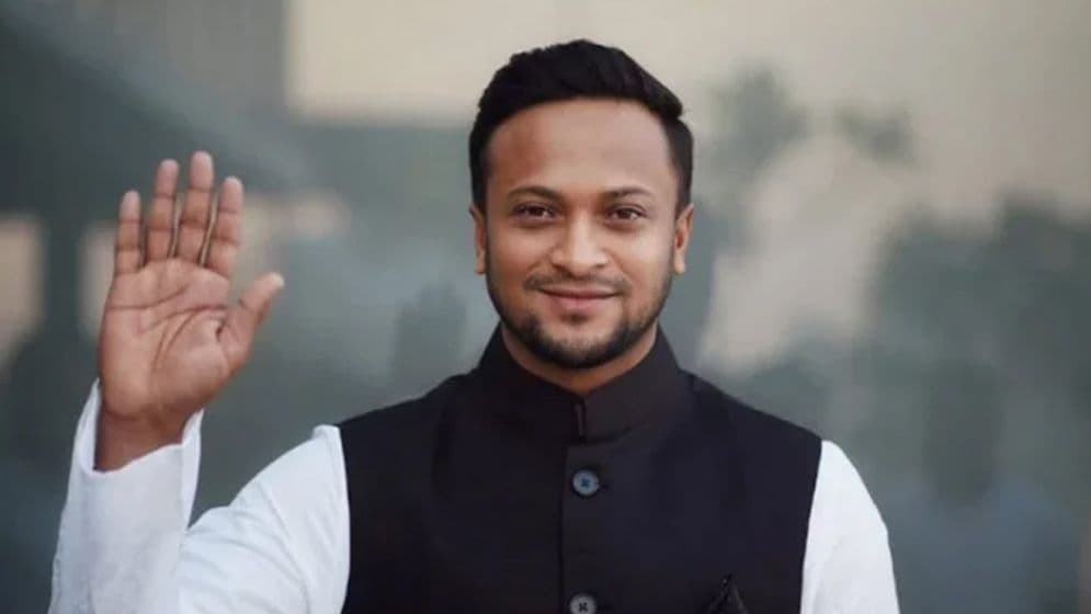 আওয়ামী লীগের রাজনীতিই করে যেতে চান সাকিব image