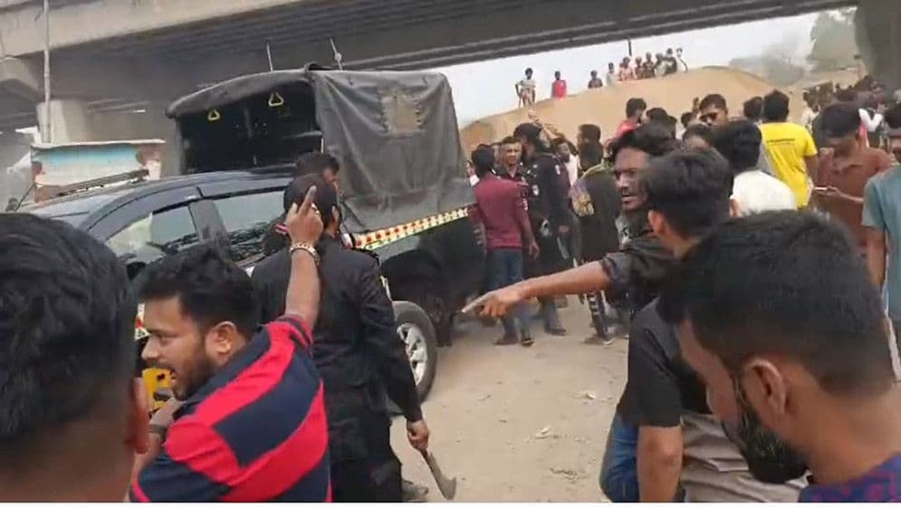 কাঁচপুরে পাথর বালু ঘাট দখল নিয়ে দুপক্ষের সংঘর্ষে আহত ১৫Image