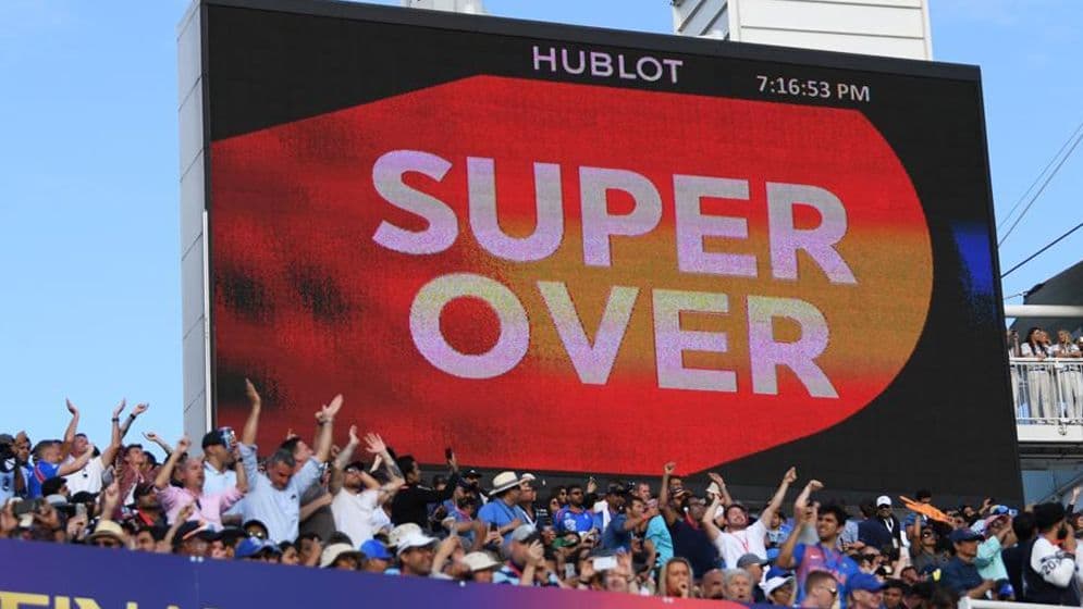 কোন টি-টোয়েন্টি ম্যাচে তিনবার সুপার ওভার হয়েছিল