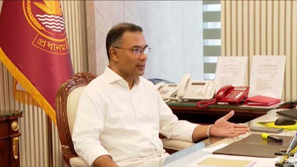 ঈদ ছুটি শেষে সচিবালয়ে কর্মব্যস্ত প্রধানমন্ত্রী