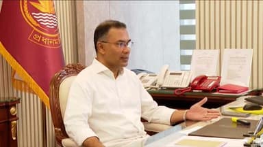 ঈদ ছুটি শেষে সচিবালয়ে কর্মব্যস্ত প্রধানমন্ত্রী image