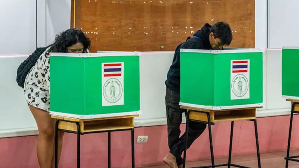 থাইল্যান্ডে সংসদ নির্বাচন আজ, হবে গণভোটও