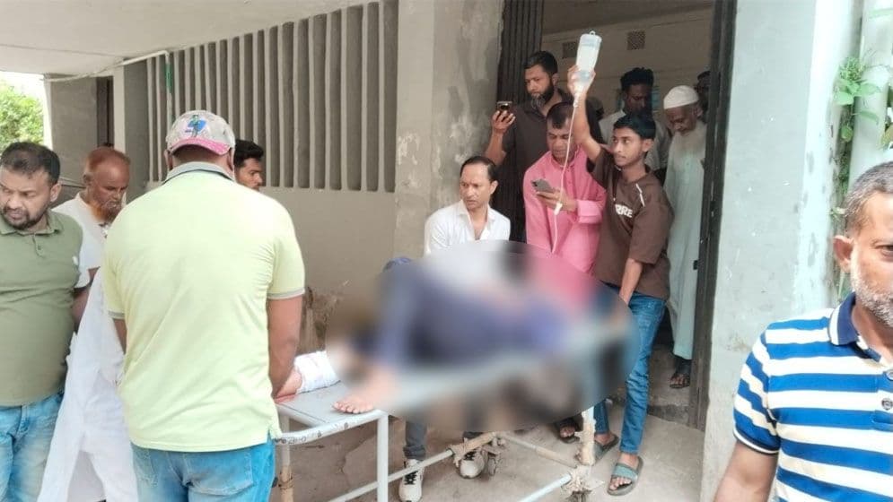 ছাত্রলীগ নেতার নেতৃত্বে মুক্তিযোদ্ধার ওপর হামলাImage