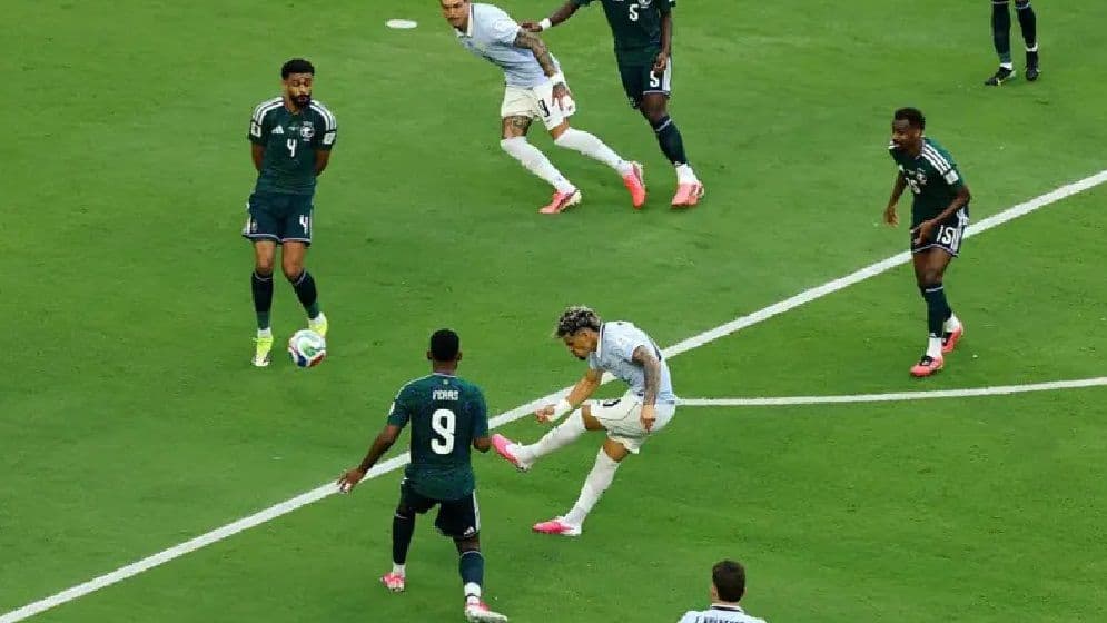 শুরুতেই এগিয়ে গেল সৌদি
