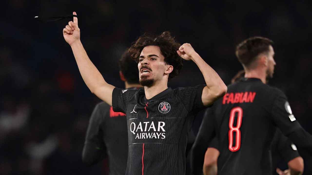 ৮ গোলের রোমাঞ্চকর লড়াইয়ে পিএসজির নায়ক ভিতিনহা