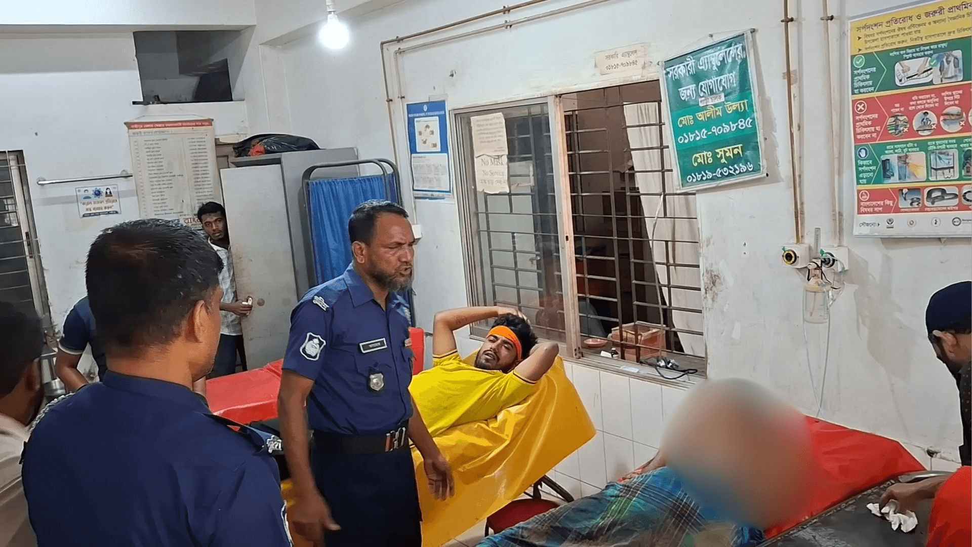 ছেলেকে কুপিয়ে ৩ তলা থেকে ঝাঁপ দিলেন সাবেক পুলিশ সদস্যImage