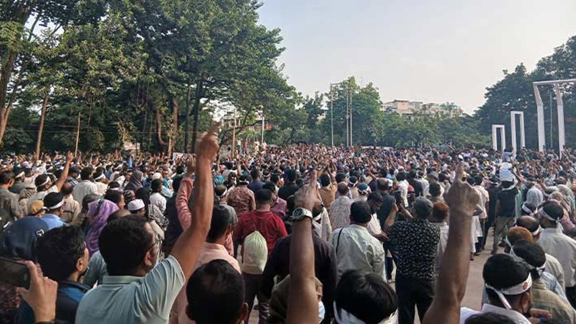 ৩ দফা বাস্তবায়নে প্রাথমিকের সহকারী শিক্ষকদের কর্মবিরতিImage