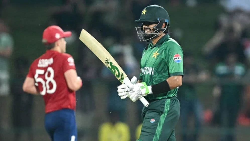 ইংল্যান্ডকে ১৬৫ রানের টার্গেট দিল পাকিস্তান