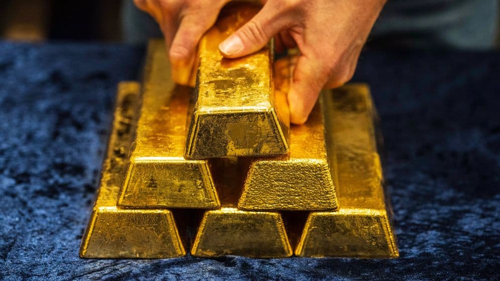 দীর্ঘমেয়াদে নিম্নমুখী হতে যাচ্ছে সোনার দাম