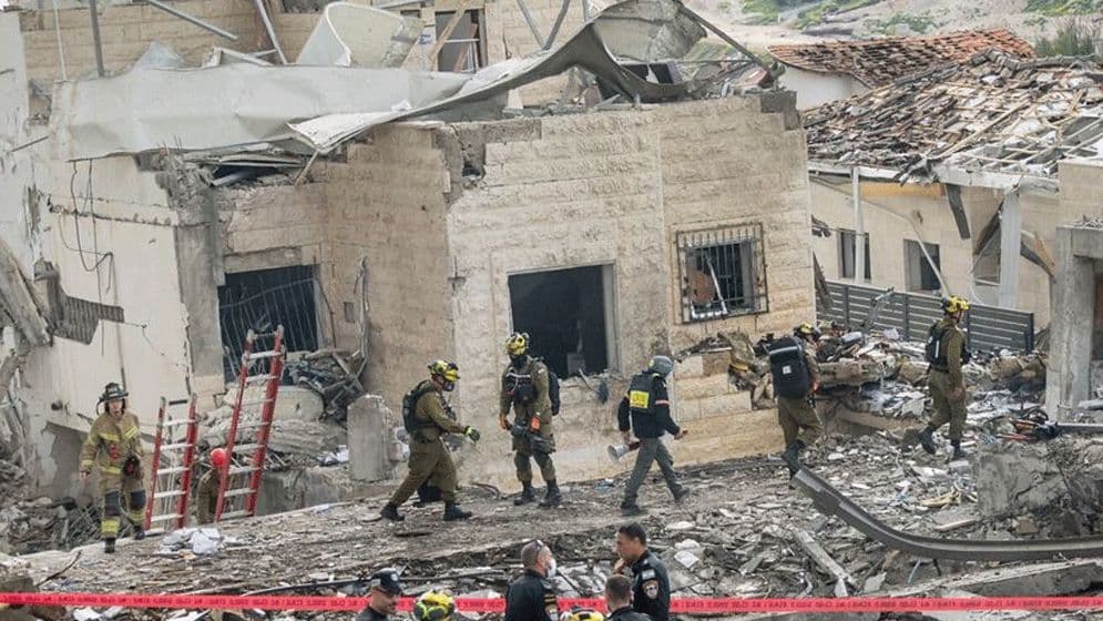 ইরানের ক্ষেপণাস্ত্র হামলায় ইসরাইলের মধ্যাঞ্চলে আহত অন্তত ৫Image