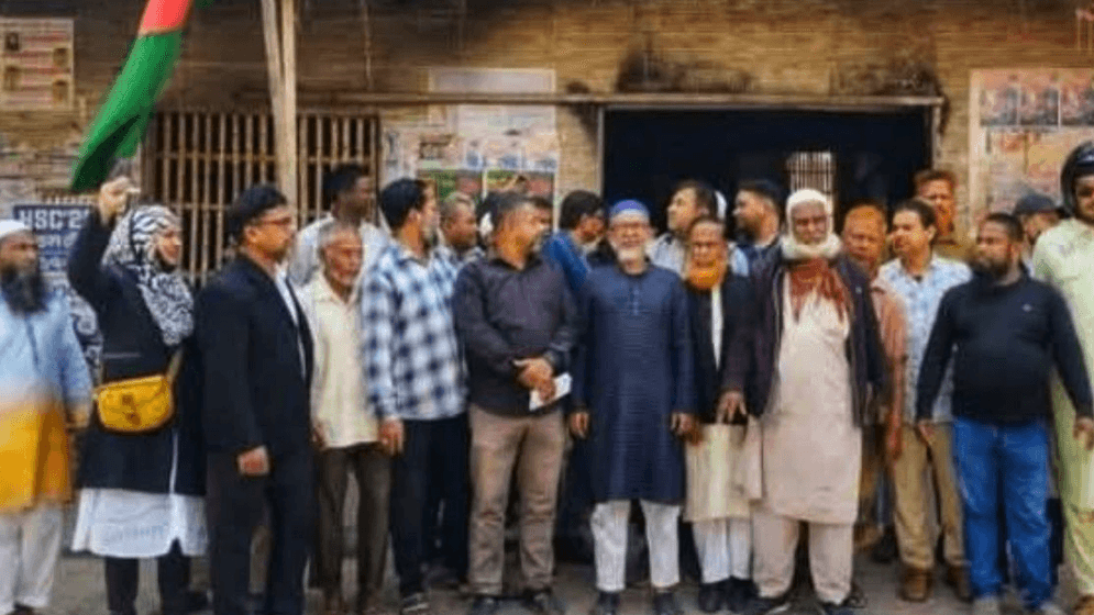 পার্বতীপুর আ.লীগের অফিস উদ্বোধন-মিষ্টি বিতরণ, গ্রেফতার ৪