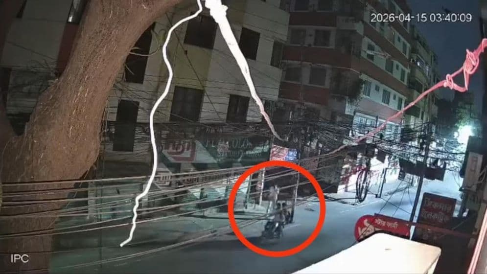 ছিনতাইয়ের শিকার জুলাই যাদুঘরের ফটোগ্রাফার, লুট ১০ লাখ টাকার সরঞ্জামImage