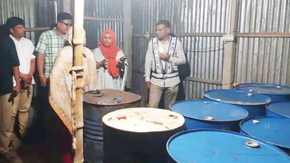 বগুড়ায় সাড়ে ৬ হাজার লিটার ডিজেল জব্দImage